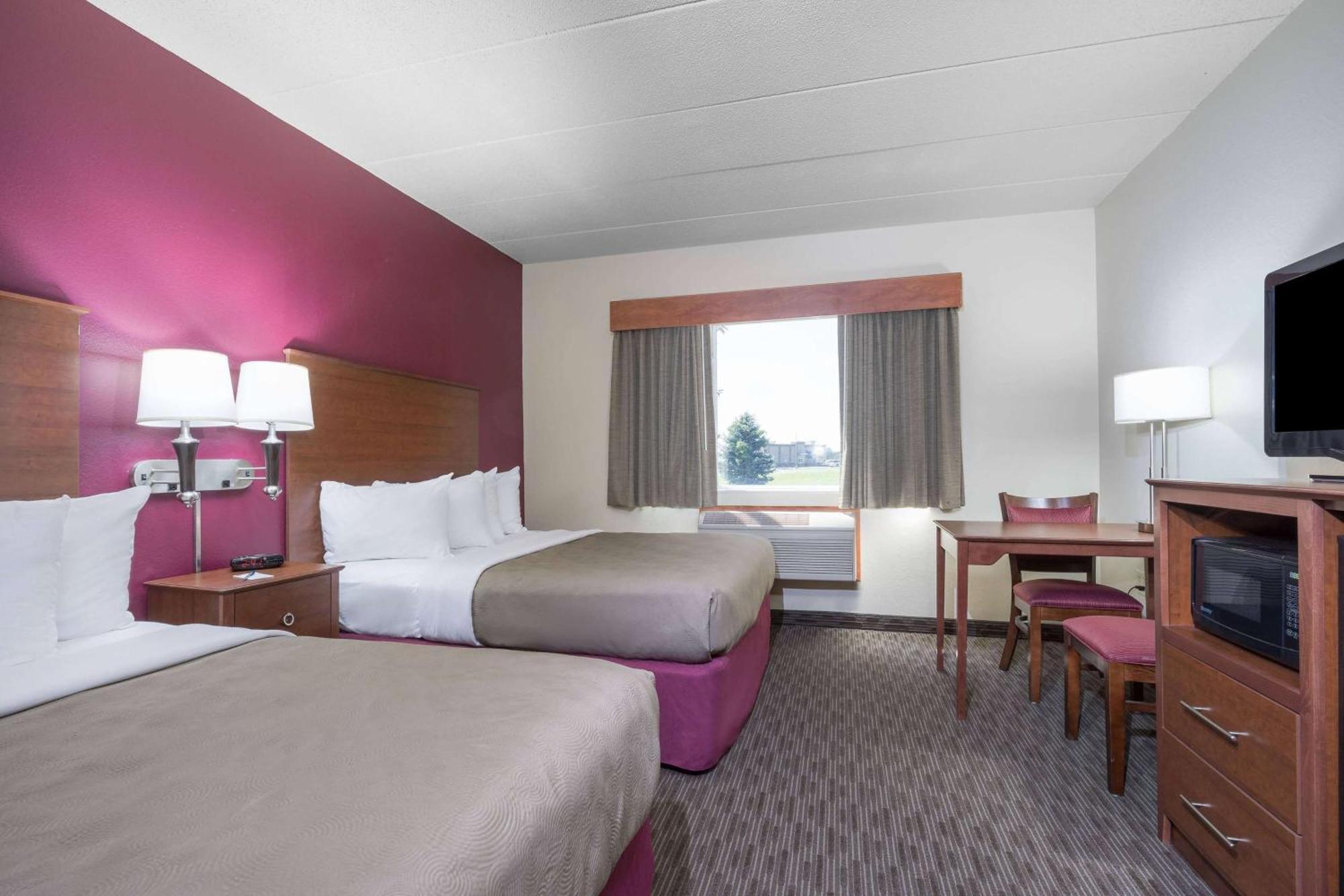 Americinn By Wyndham Baldwin Экстерьер фото