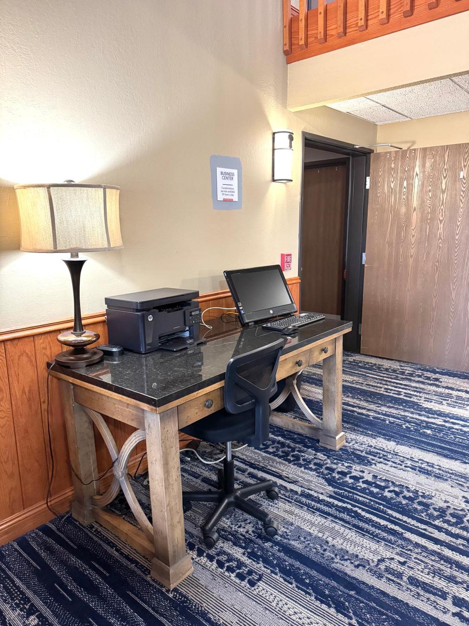 Americinn By Wyndham Baldwin Экстерьер фото