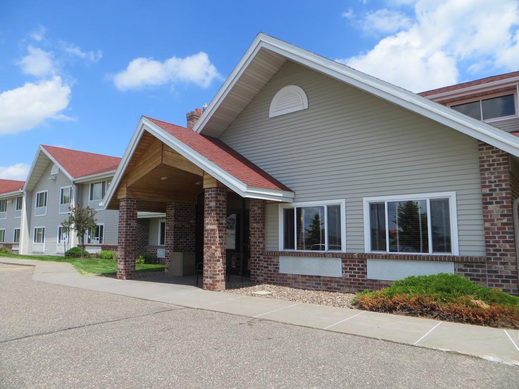 Americinn By Wyndham Baldwin Экстерьер фото