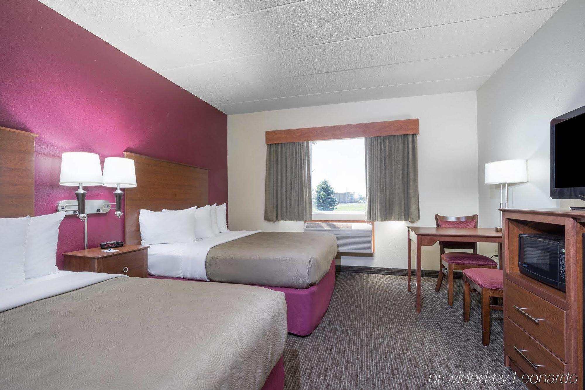 Americinn By Wyndham Baldwin Экстерьер фото